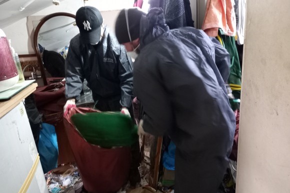쓰레기 더미 벗어난 새로운 삶 위해... 중구, 저장강박 의심 가구 주거환경 개선 지원 썸네일