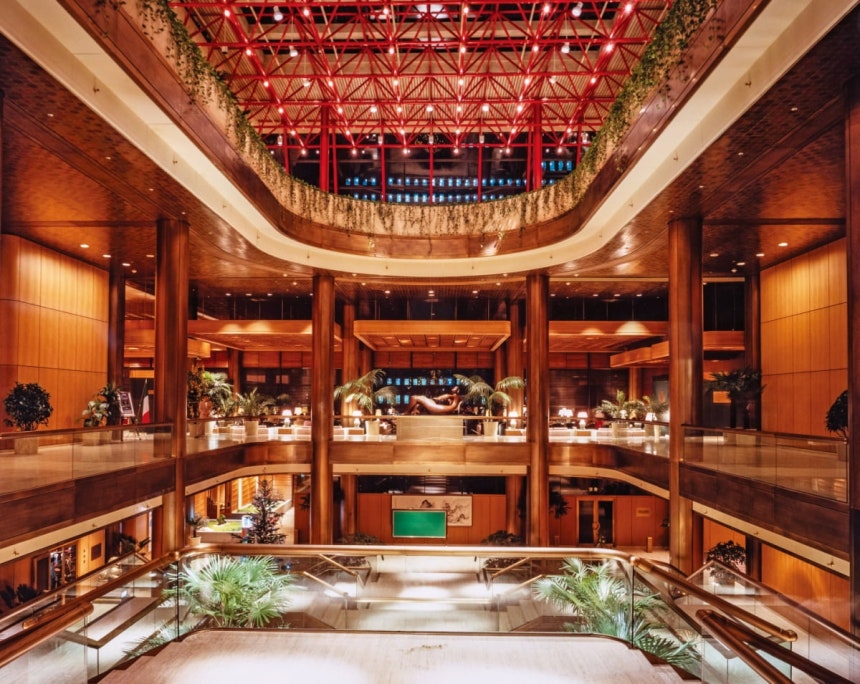 사라짐으로 기억된다…힐튼서울의 마지막 회고록 썸네일