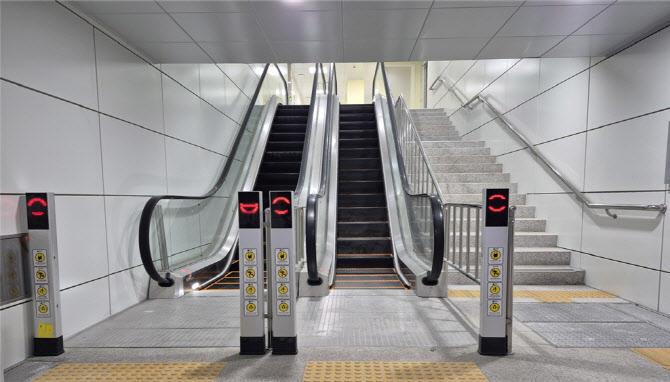 서울 중구, 신당역·신당지하상가 연결 지하통로 개통 썸네일