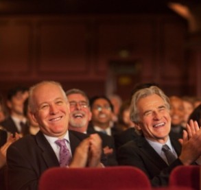 무대에선 누구나 청춘… 어르신 문화쉼터로 오세요 썸네일