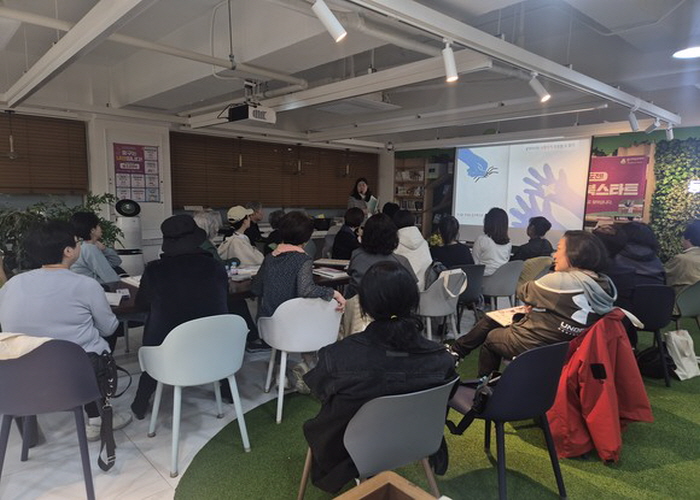 중구, ‘시니어 북스타트’ 사업으로 5060 독서 문화 이끈다 썸네일