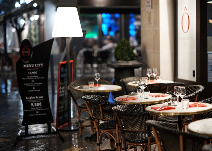 봄 맞아 '낭만 야장'…주민 민원에 자치구는 골치 썸네일