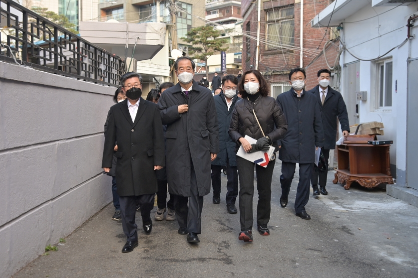 국무총리 겨울철 대비 취약계층 가구 방문 사진