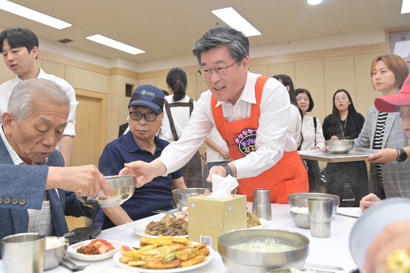 파라다이스 추석맞이 어르신 식사지원 행사 사진