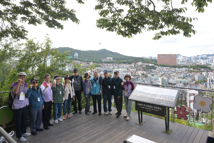중구자원봉사센터 어르신 산책동행 자원봉사 사진