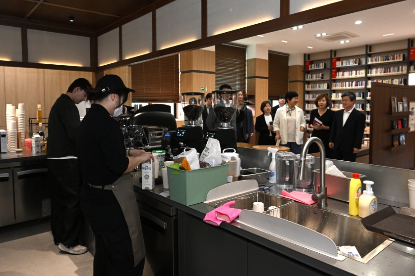 1545 COFFEE 중구청점 리뉴얼 오픈행사 사진