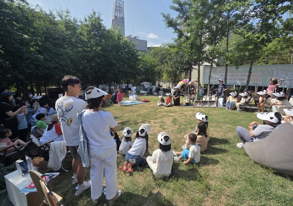 중구, '북크닉'즐기고 작가랑 '힙톡'…독서 캠페인 호응  썸네일